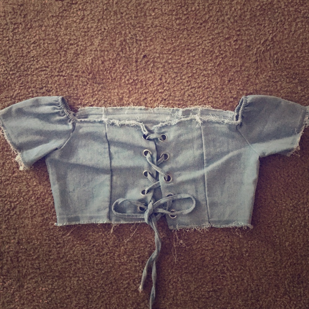 Off shoulder denim cropped top